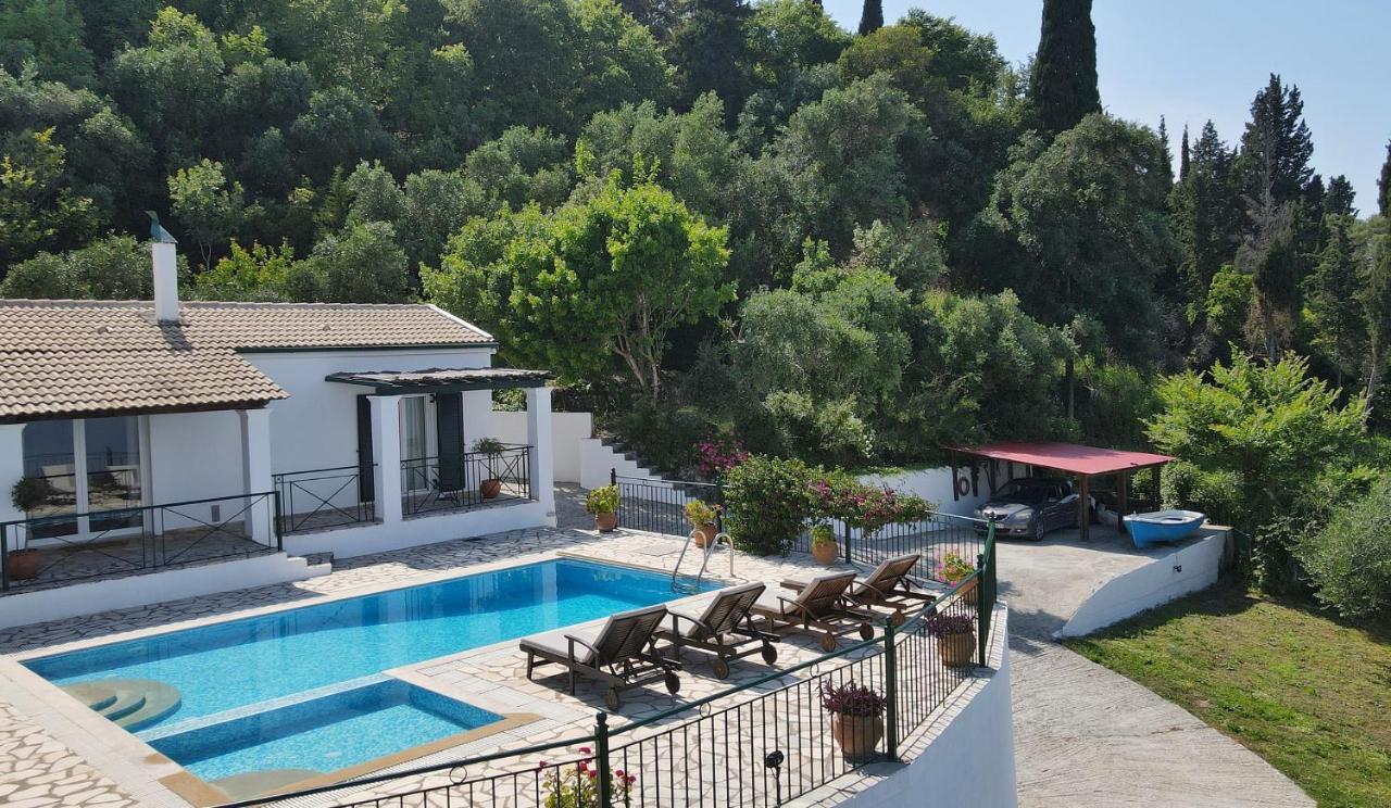 Villa Boukari Chlomos Exterior photo