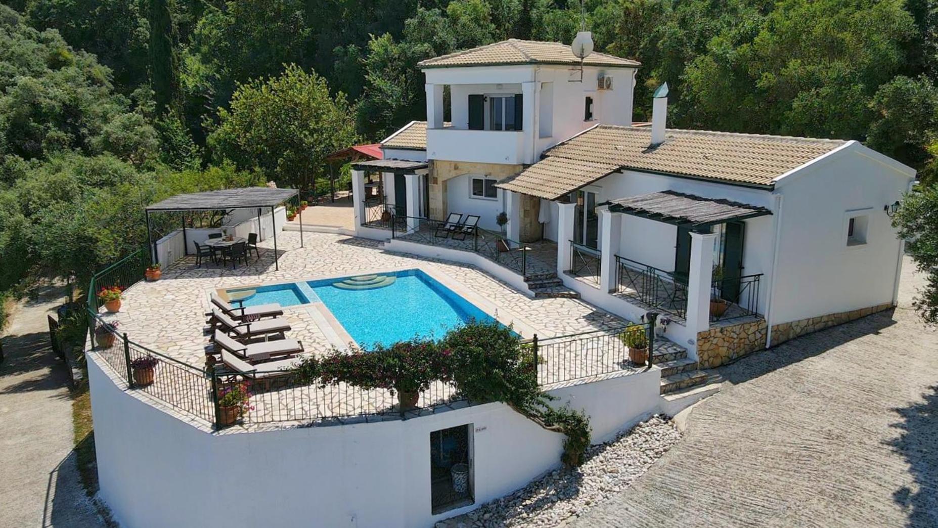 Villa Boukari Chlomos Exterior photo